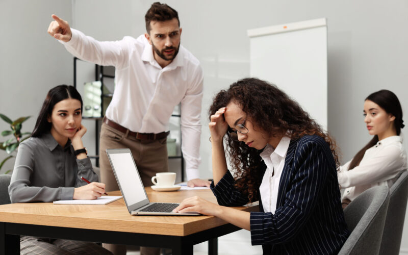 Harcèlement moral au travail : Guide juridique pour les victimes